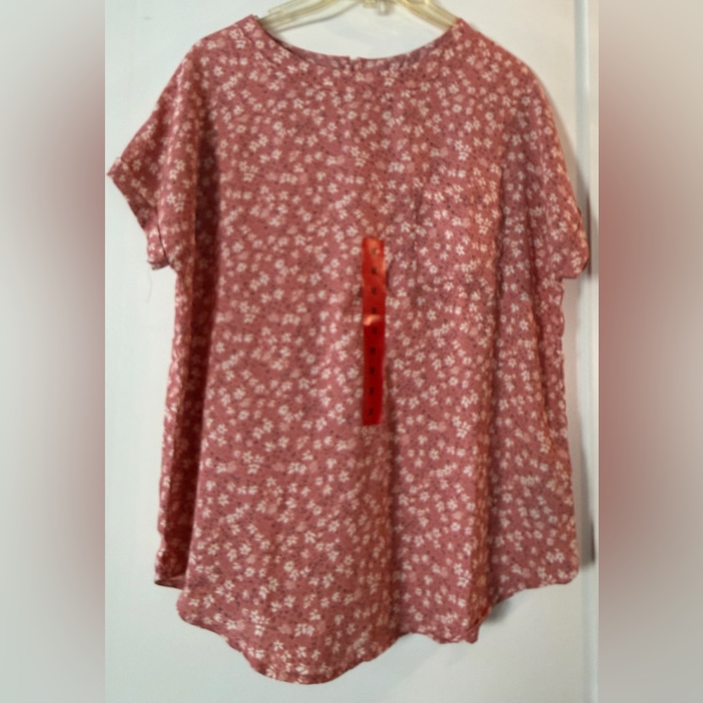 NWOT Buffalo David Bitton Dusty Rose Floral Short Sleeve Top